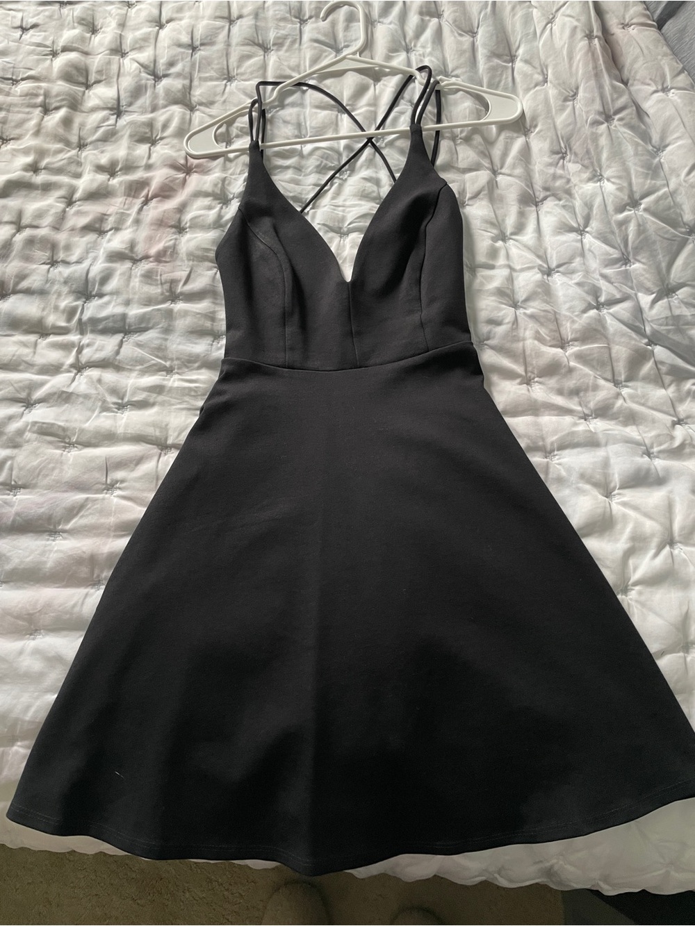 Lulu's Black Strappy V-Neck Fit-and-Flare Skater Mini Dress Size M
